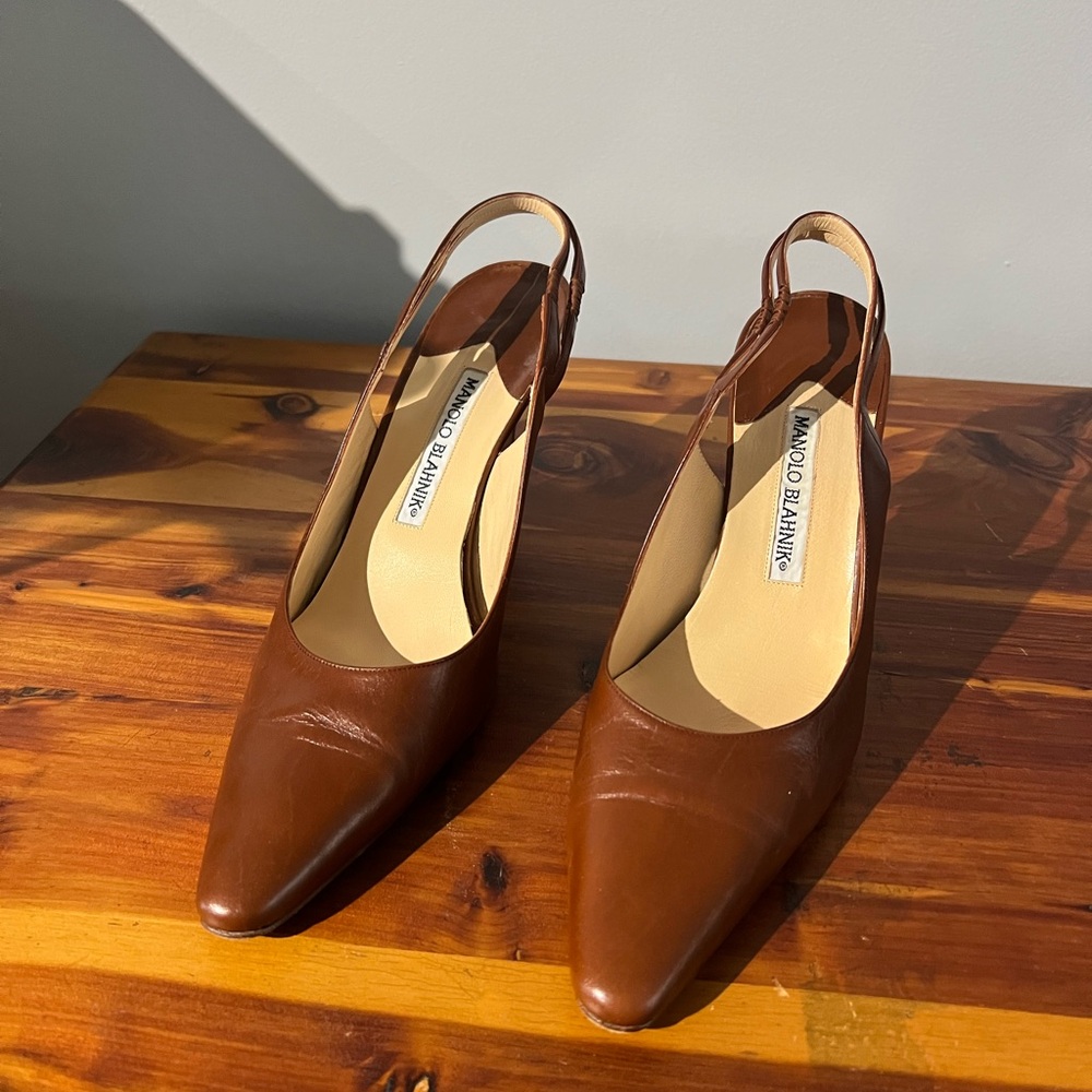 Manolo Blahnik Brown Leather Slingback Pumps